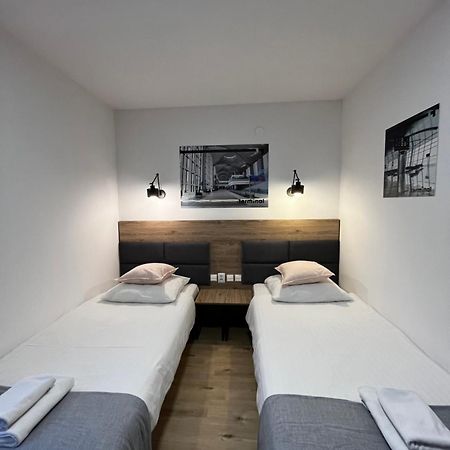 Terminal Airport Aparthotel Poznan Exterior photo