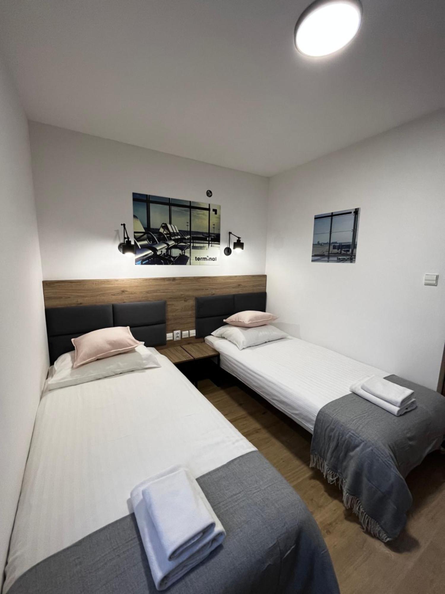 Terminal Airport Aparthotel Poznan Exterior photo